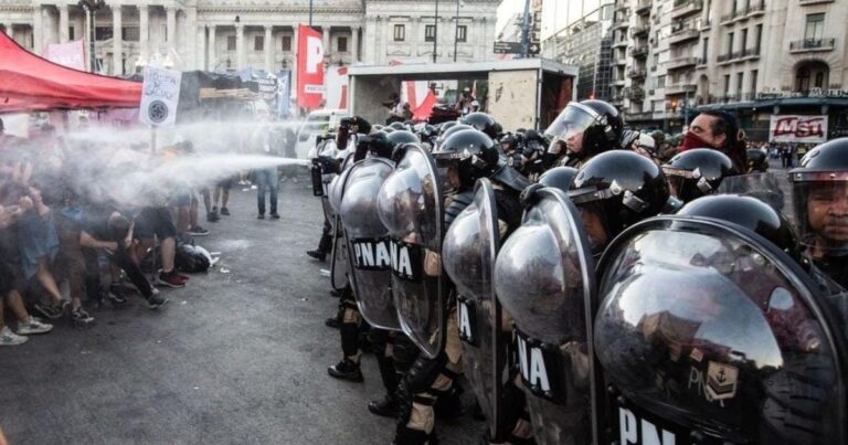 Represión. Informe de Amnistía Internacional