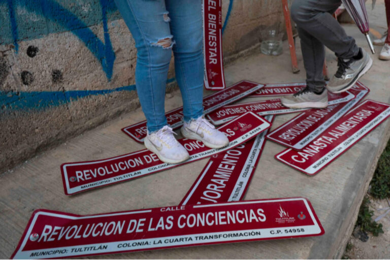 Vecinos de Tultitlán bloquean otra vez la México-Querétaro. No quieren ser colonia 4T