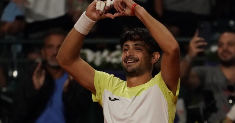 Triunfazo: Navone bajó a Rune, segundo preclasificado, y pasó a cuartos en el Argentina Open
