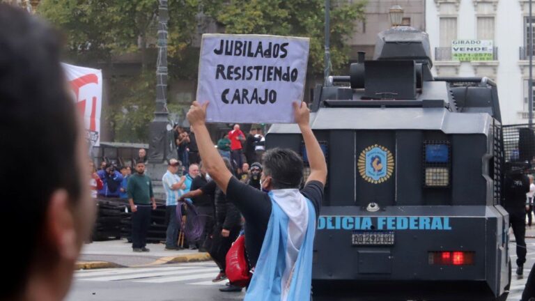 La UCR cuestionó la falta de respuestas del Gobierno al reclamo de los jubilados