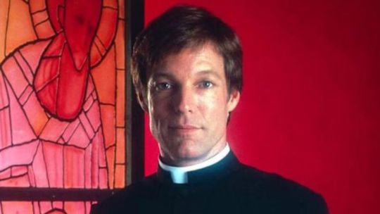 Murió Richard Chamberlain, el galán de «El pájaro canta hasta morir