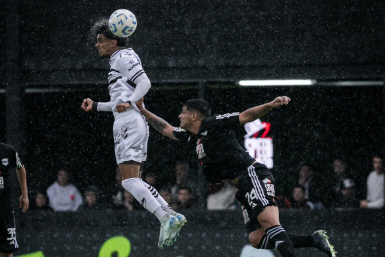 Riestra es invencible de local: 18 partidos sin perder