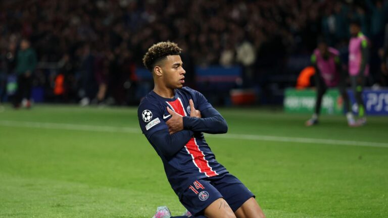 El Aston Villa del Dibu Martínez perdió 3-1 ante PSG por Champions League