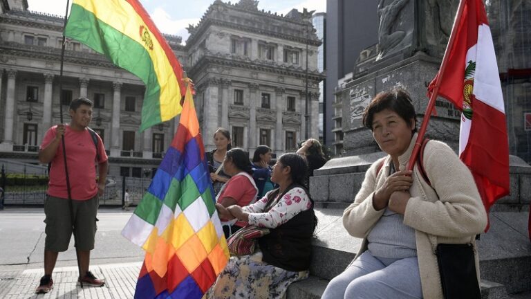 Xenofobia por decreto: el gobierno reglamentó una reforma contra los migrantes