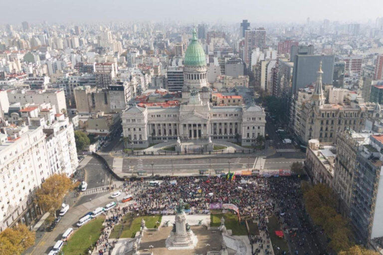Congreso: el protocolo antipiquetes evitó cortes de tránsito en la marcha
