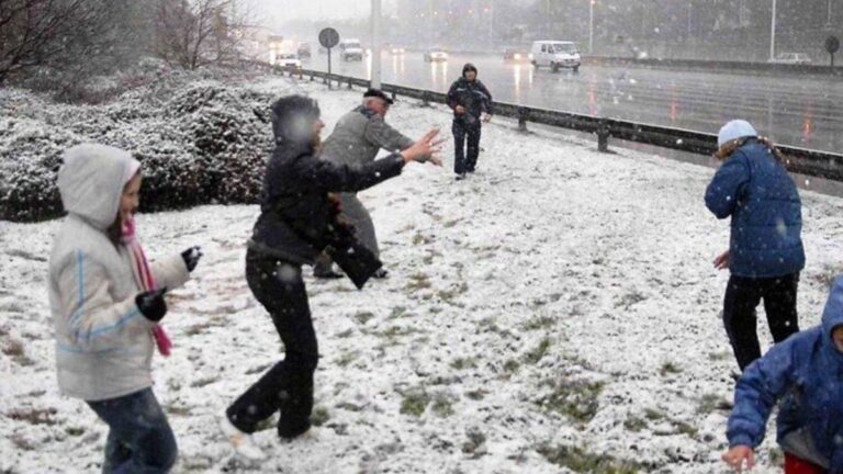 Un viaje a 2007: cómo era el mundo la última vez que nevó en Buenos Aires