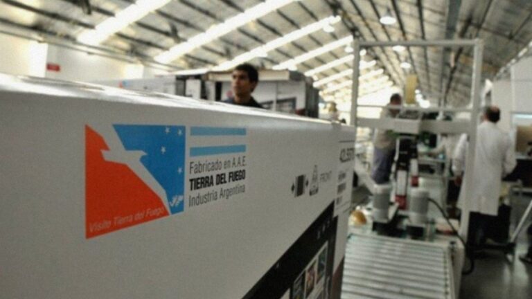 Compras online: reglamentan régimen simplificado para pequeños envíos con beneficios impositivos desde Tierra del Fuego