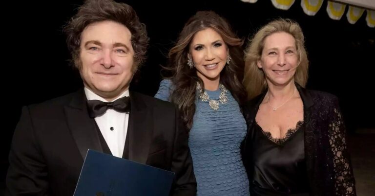 Javier Milei y sus medidas, EN VIVO: llegó a la Argentina la secretaria de Seguridad de Trump y se esperan anuncios sobre la visa para Estados Unidos