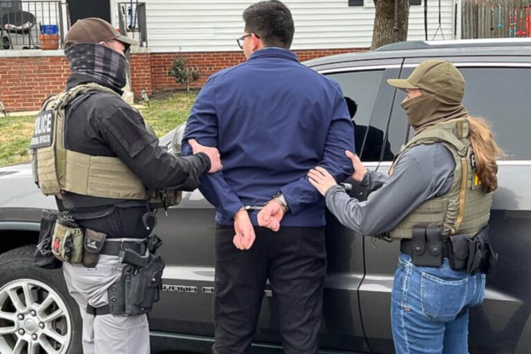 Te pueden deportar de Estados Unidos por conducir sin licencia?