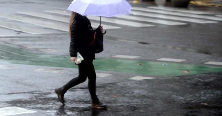 El SMN emitió alertas amarillas para este domingo: dónde rigen y hasta cuándo seguirán las lluvias en el AMBA