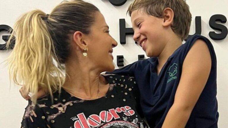 Momo tuvo su primera «joda» nocturna: qué dijo su mamá, Jimena Barón?