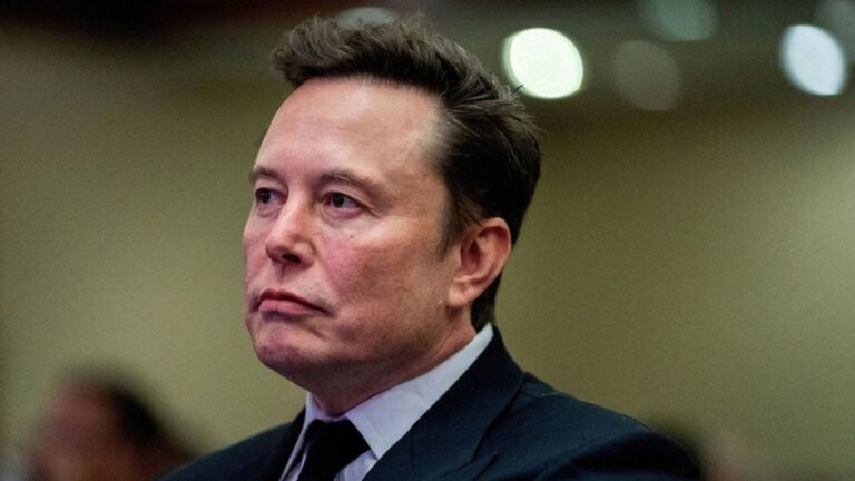 Elon Musk contra el monopolio de la Inteligencia Artificial: demandó a OpenAI y Apple