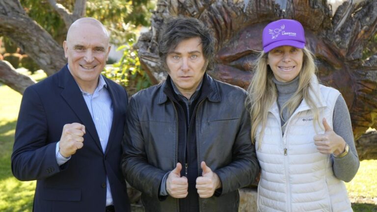 Policrisis en la gestión de Javier Milei: derrota en la calle digital y un test en las urnas del escándalo de las coimas