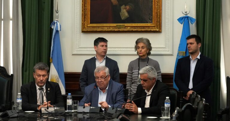 Tras el veto de Milei al financiamiento universitario, desde la UBA advirtieron por un «estado crítico» y convocaron a una gran movilización