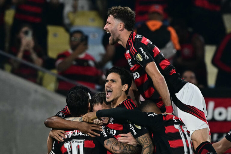 Estudiantes perdió en Brasil ante Flamengo y deberá revertir el marcador en La Plata