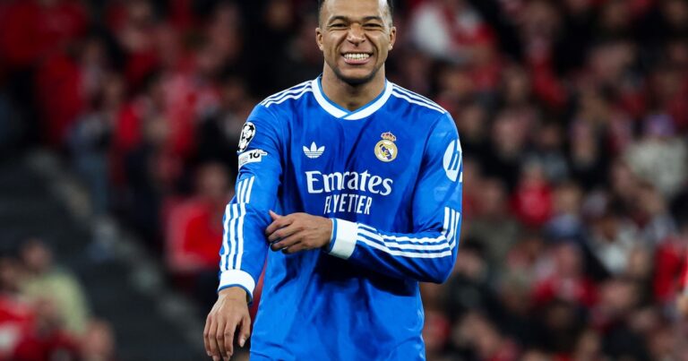 Kylian Mbappé viaja a Francia para tratarse su lesión en la rodilla izquierda y hay polémica en Madrid