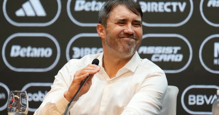 La distendida respuesta de Coudet a Olé sobre Armani y la decisión que tomó el capitán de River