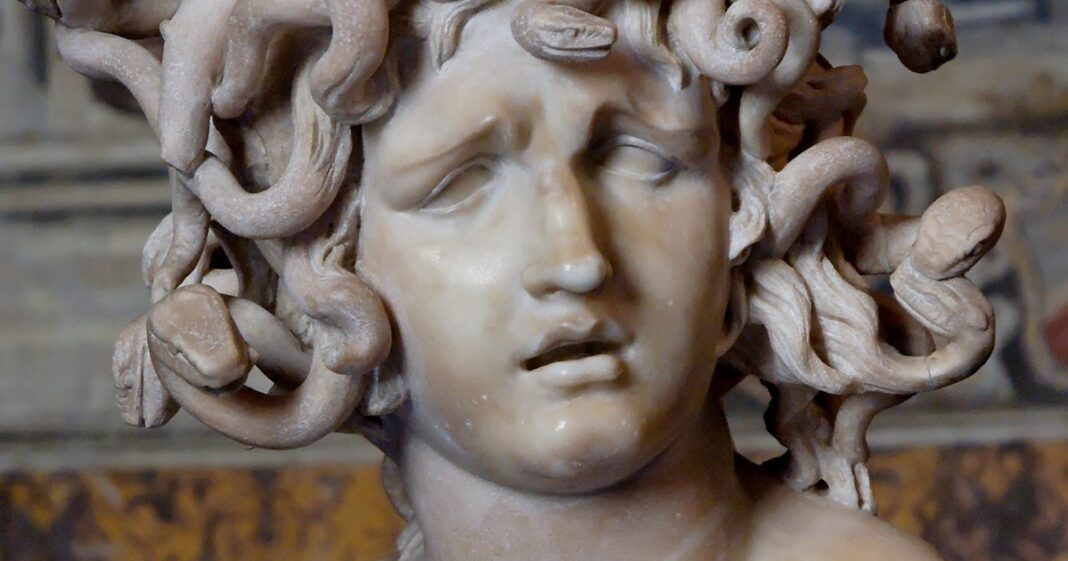 Fotografía de la escritora Lindy West, autora del libro 