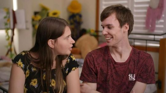 Póster promocional de la tercera temporada de la serie documental 'Amor en el Espectro' de Netflix.