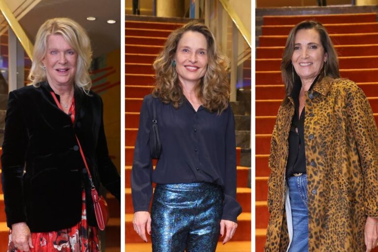 Arturo Puig durante la función especial de "Buenas Palabras" en el Teatro San Martín.