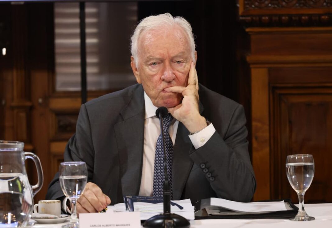 Carlos Mahiques durante su exposición en la audiencia pública del Senado argentino.