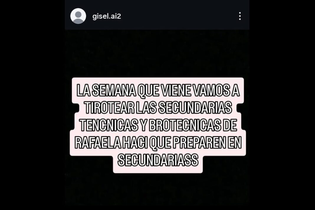 Ilustración de un teléfono móvil mostrando un mensaje de alerta, con un fondo borroso de una escuela.