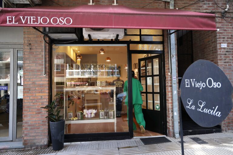 Fachada del local El Viejo Oso en La Lucila, Vicente López, especializado en trufas artesanales.