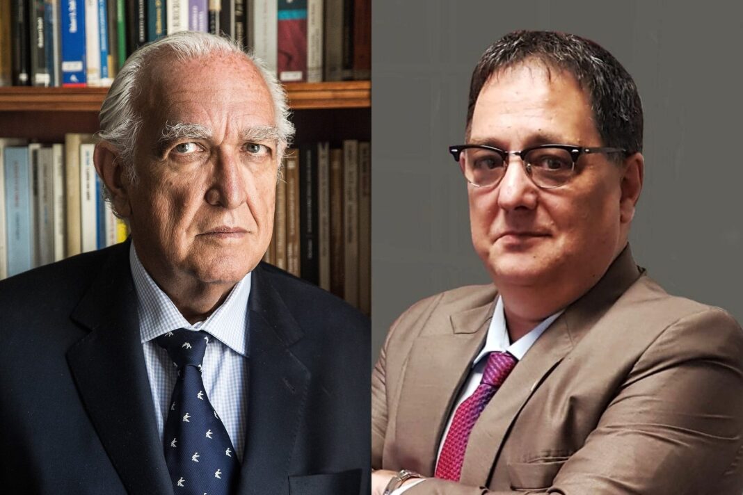 Urna de votación y toga de abogado, representando las elecciones en el Colegio de Abogados de la Capital Federal.