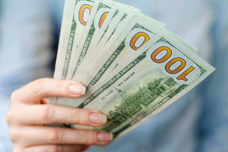 Gráfico ilustrativo del costo de vida y skyline de San Francisco, California.