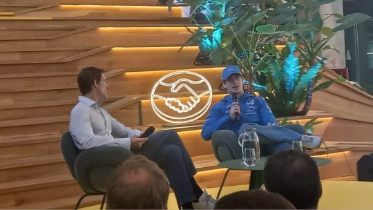 Franco Colapinto durante conferencia de prensa en oficinas de Mercado Libre, Saavedra