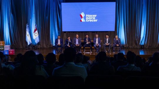 Reunión de trabajo entre el gobierno de Córdoba e intendentes del PJ en el Centro Cívico del Bicentenario.