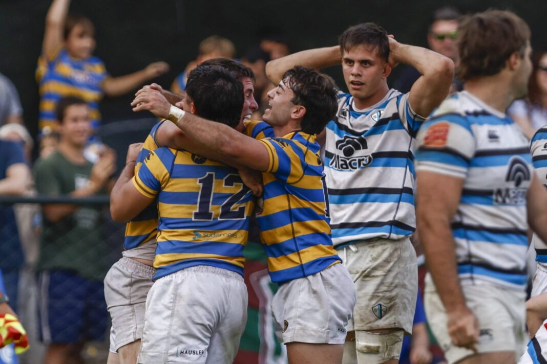 Jugadores de Hindú celebrando el try de Santino Amaya en la última jugada del partido contra SIC en Boulogne