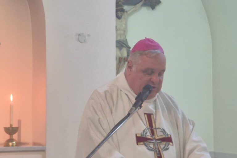 Fachada de la Basílica de Nuestra Señora de Luján, lugar del homenaje al papa Francisco.