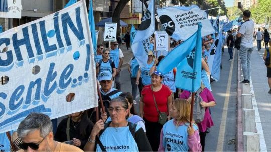 Manifestación y tensión durante el conflicto docente en Córdoba