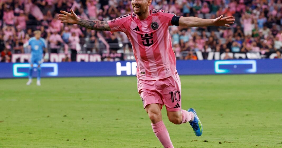 Lionel Messi con la camiseta de Inter Miami durante un partido de la MLS.