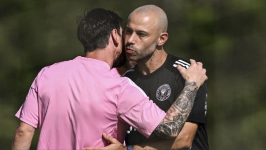 Javier Mascherano en el banco de suplentes del Inter Miami durante un partido.
