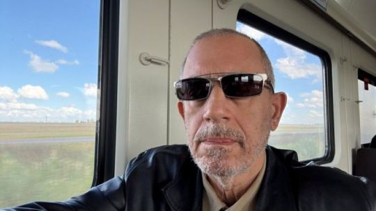 Carlos Maslatón y Manuel Adorni, protagonistas de una polémica por declaraciones e investigaciones.