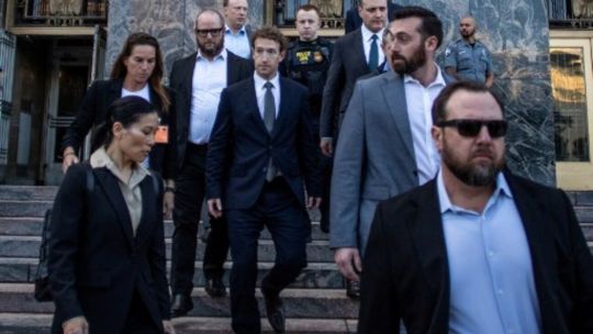 Logotipo de Meta con representación de inteligencia artificial