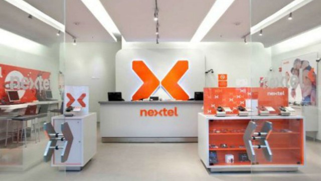 Logo de Nextel Argentina sobre fondo gris