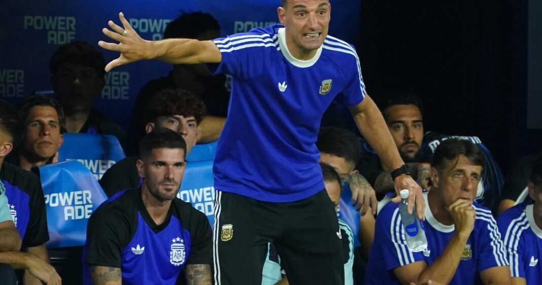 Lionel Scaloni, director técnico de la Selección Argentina, durante una conferencia de prensa.
