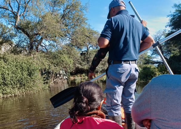 Vista aérea de zonas inundadas y caminos anegados en la región de El Impenetrable, provincia de Chaco.