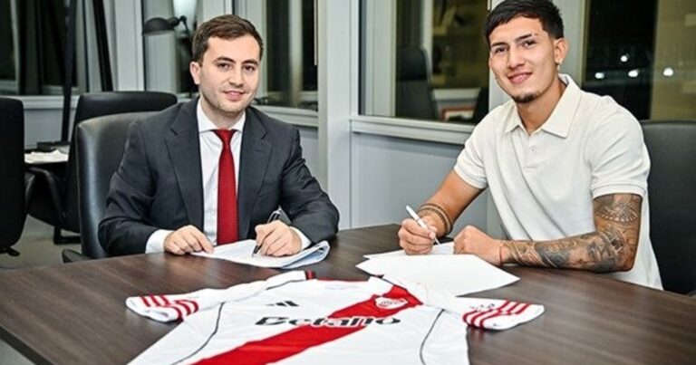 Tobías Ramírez, nuevo defensor de River Plate, en acción con la camiseta de Argentinos Juniors.