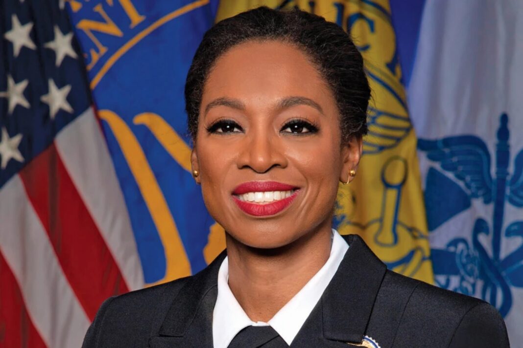 Fotografía de la doctora Erica Schwartz, nominada para dirigir los CDC.