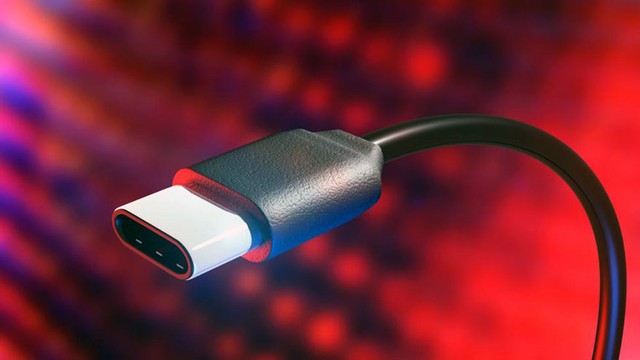Puerto USB-C en una computadora portátil, símbolo de estandarización de carga en la Unión Europea