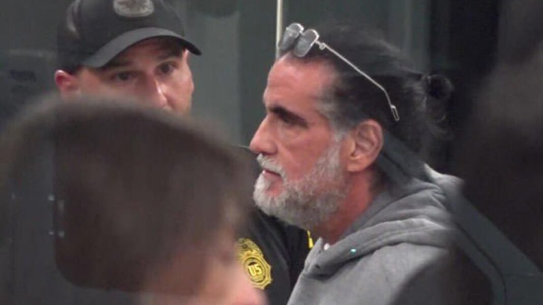 Alex Saab escoltado por agentes de la DEA en aeropuerto de Miami