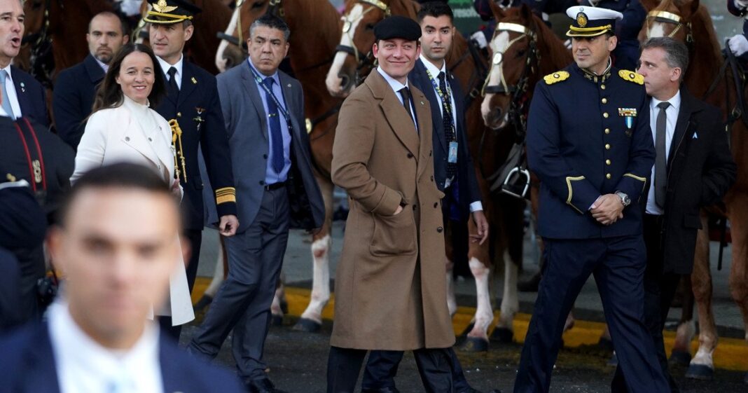 Patricia Bullrich y Javier Milei en el balcón de la Casa Rosada