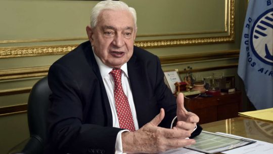 Adelmo Gabbi en la sede de la Bolsa de Comercio de Buenos Aires