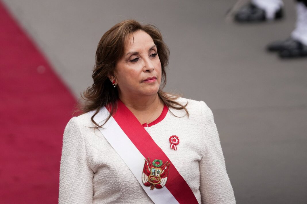 Dina Boluarte en un evento político