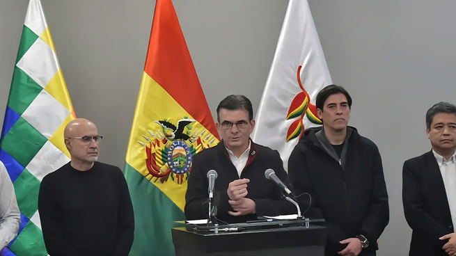 Presidente de Bolivia Rodrigo Paz en conferencia de prensa