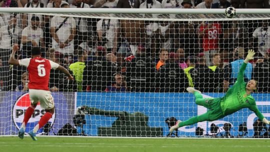 Gabriel Magalhães tras errar penal en final de Champions League